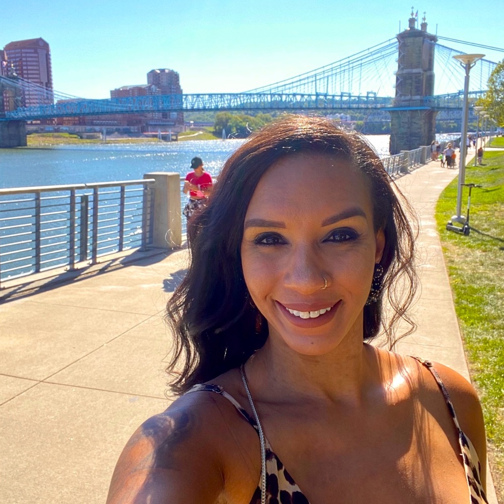 Meet your Posher, Cierra